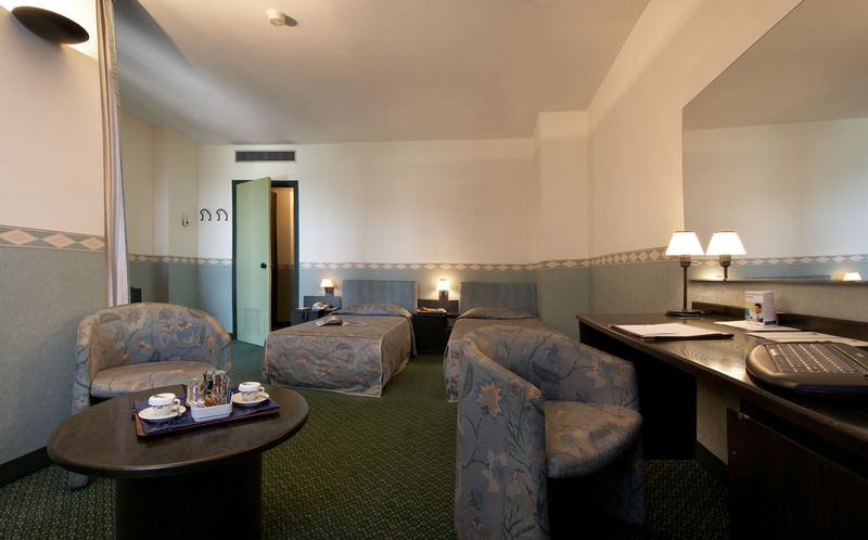 Pacific Hotel Airport ボルガロ・トリネーゼ エクステリア 写真