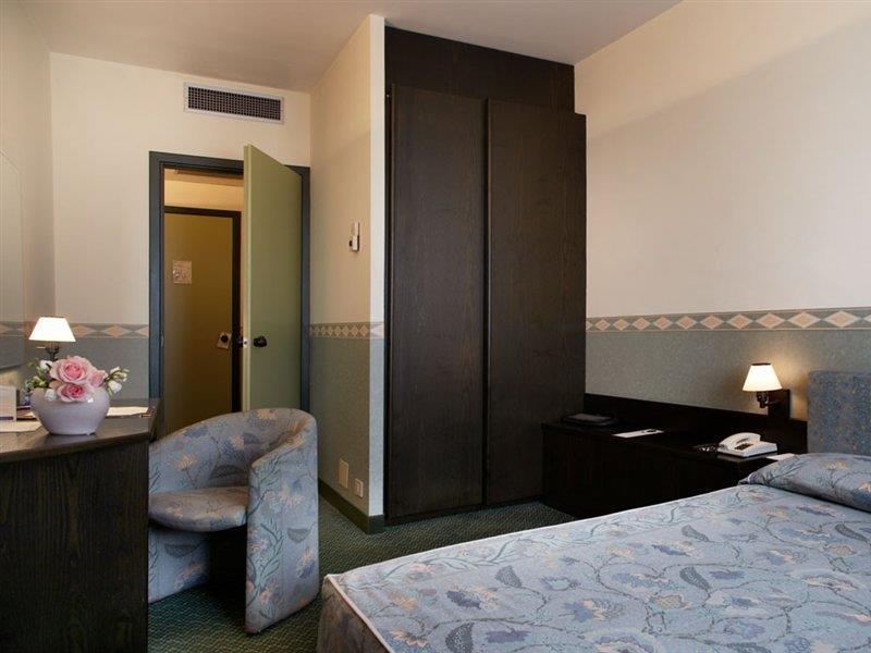 Pacific Hotel Airport ボルガロ・トリネーゼ エクステリア 写真