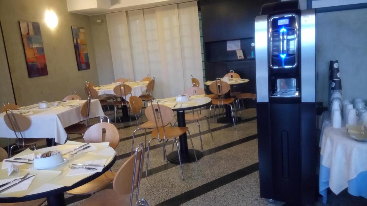 Pacific Hotel Airport ボルガロ・トリネーゼ エクステリア 写真
